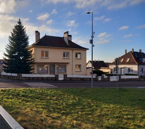   Maison 8 pièces,160 m2,2 logements et jardin.  Maison - 8 pièce(s) - 160 m²