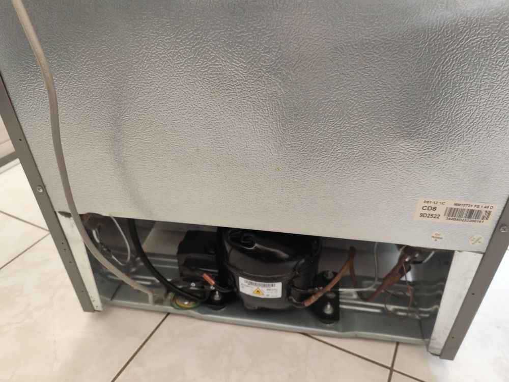 Cong&eacute;lateur candy gris tr&egrave;s bon &eacute;tat Electroménager
