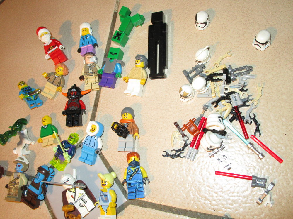 LOT LEGO FIGURINES STAR WARS + DIVERS+ ACCESSOIRES Jeux / jouets