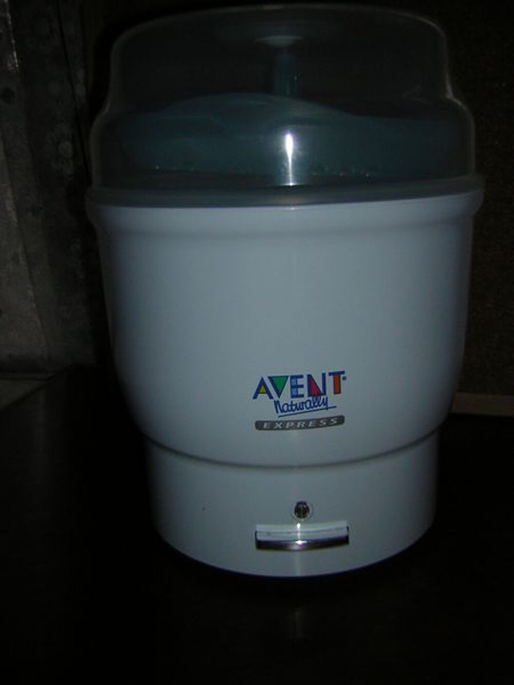 St&eacute;rilisateur VAPEUR AVENT + biberons avent Puériculture