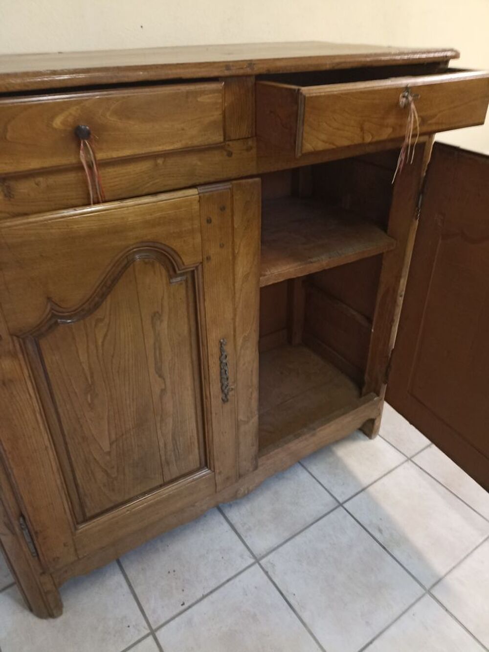 buffet type "Homme Debout" Meubles