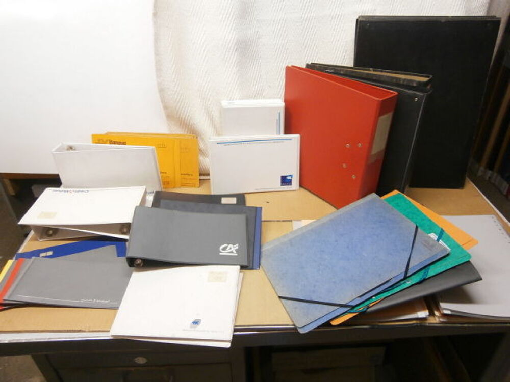Fournitures scolaires, de bureaux, classeurs divers formats Bricolage