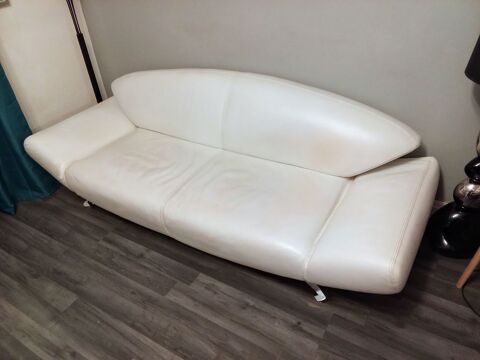 CANAPE EN CUIR BLANC  99 Anglet (64)