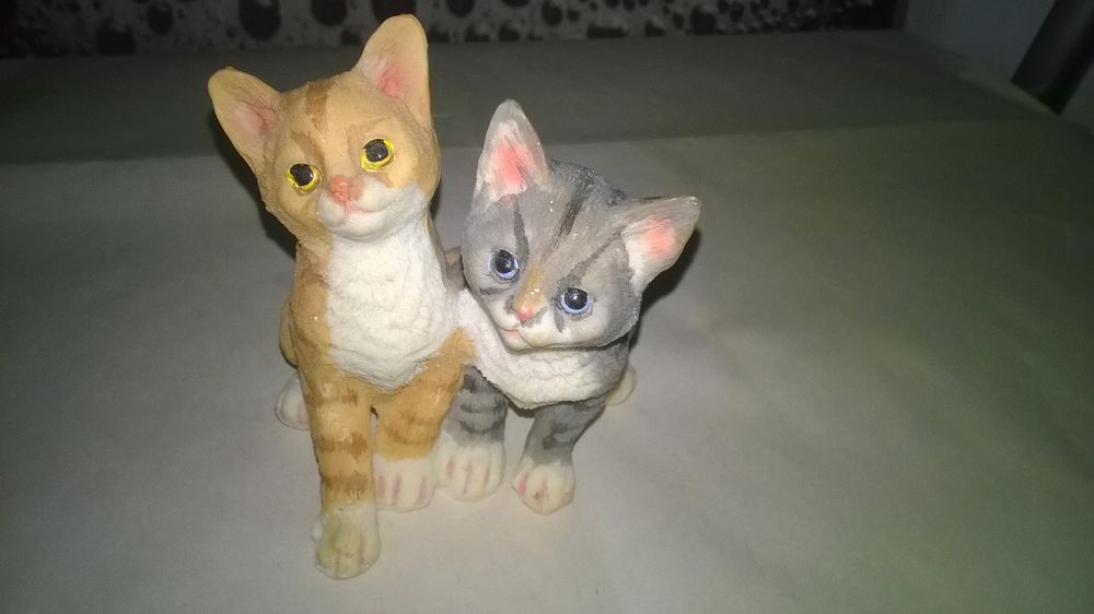 Statue chat duo
Excellent etat
Gris et rouquin
9 cm de ha Décoration