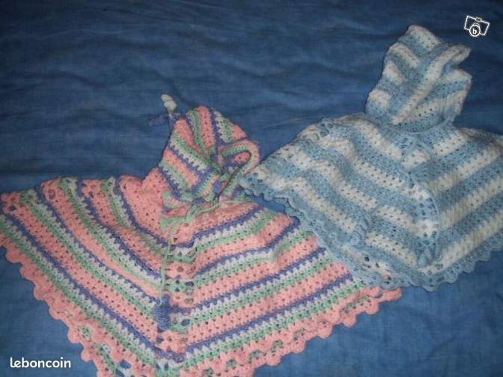 PONCHO EN LAINE Vtements enfants