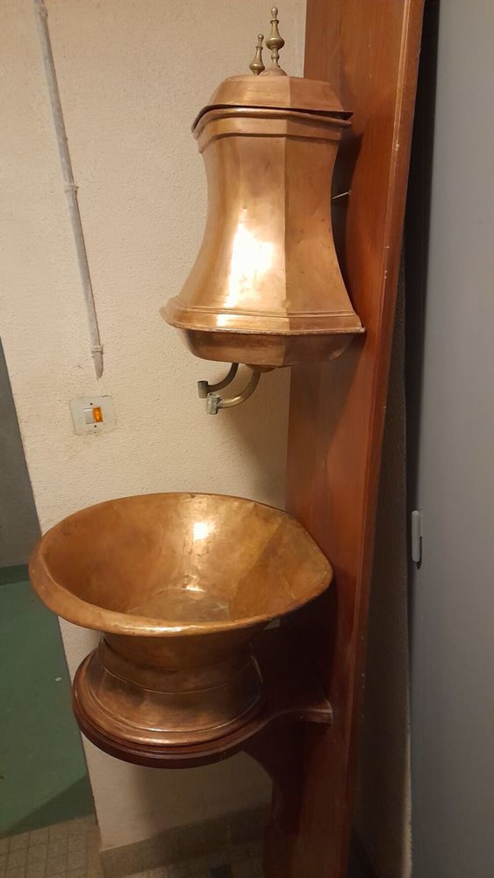 Fontaine en cuivre avec support Décoration