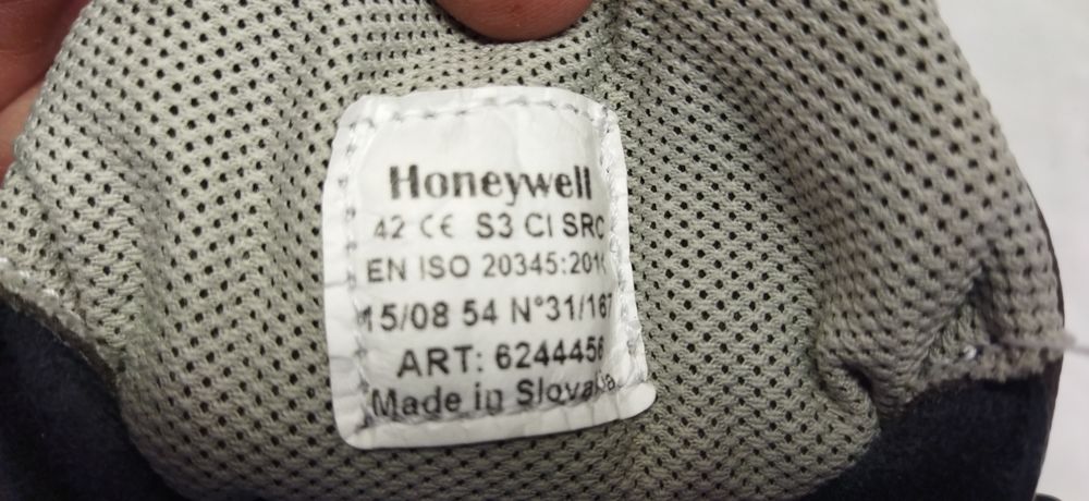 
chaussures s&eacute;curit&eacute; haute Honeywell neuves Chaussures