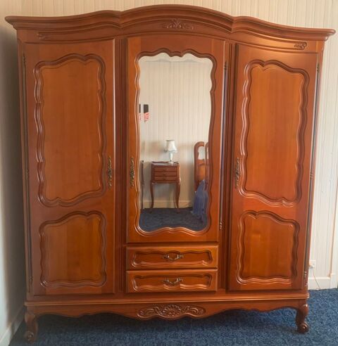 Armoire style Louis XV en merisier 150 Contrexville (88)