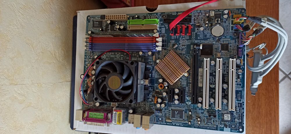 Carte m&egrave;re Gigabyte K8NF-9 Matériel informatique