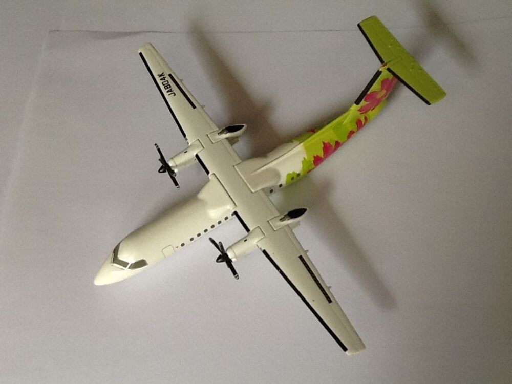 Avion Modele r&eacute;duit A-net DHC8-300 Rare &eacute;chelle 1/200 