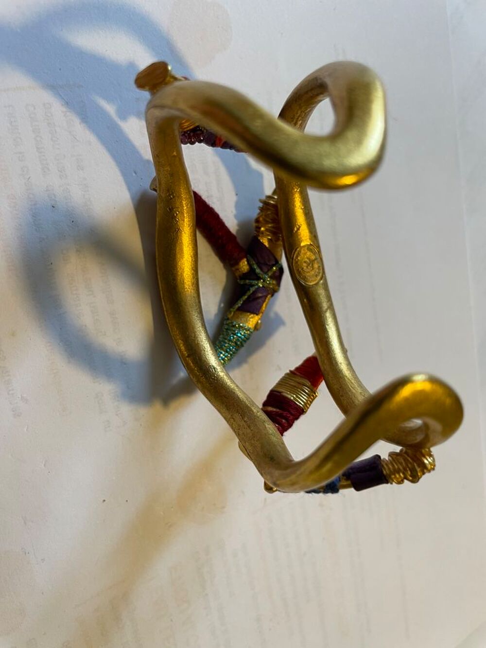 Bracelet branche rigide dor&eacute;Passementerie multicoloreLACROIX Bijoux et montres