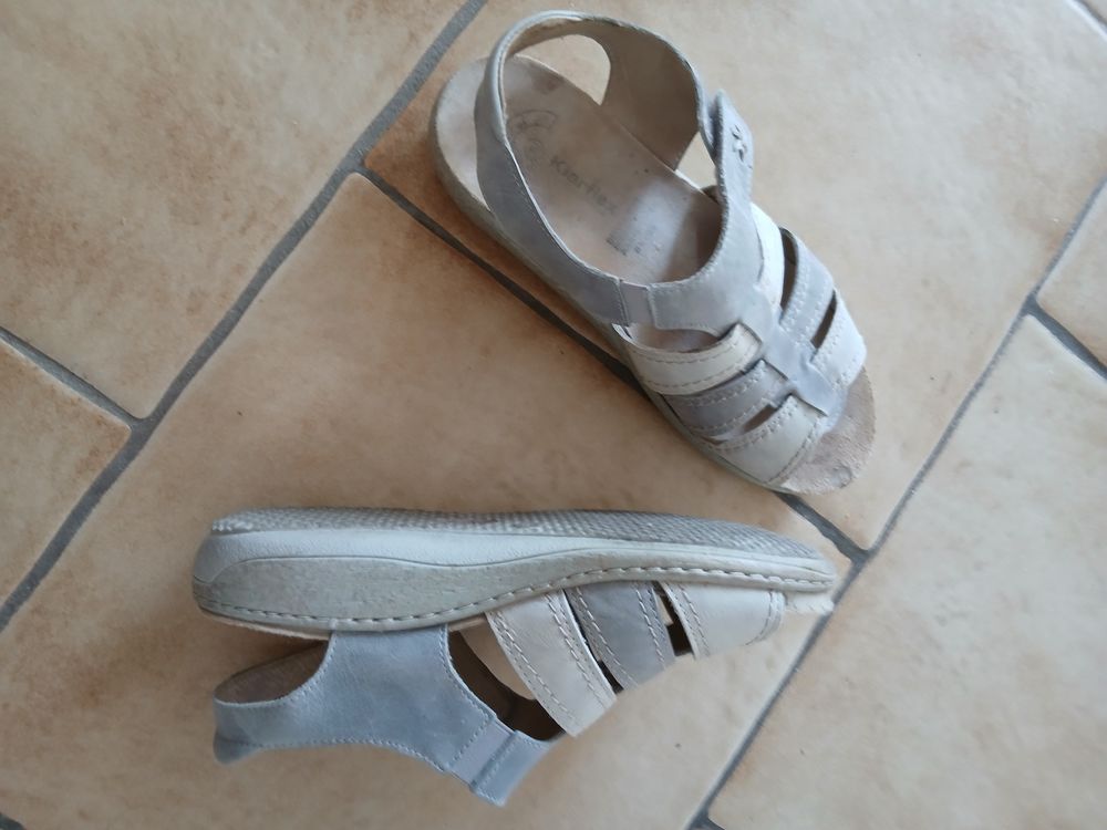 Une paire de chaussures d'&eacute;t&eacute; - Femme Chaussures