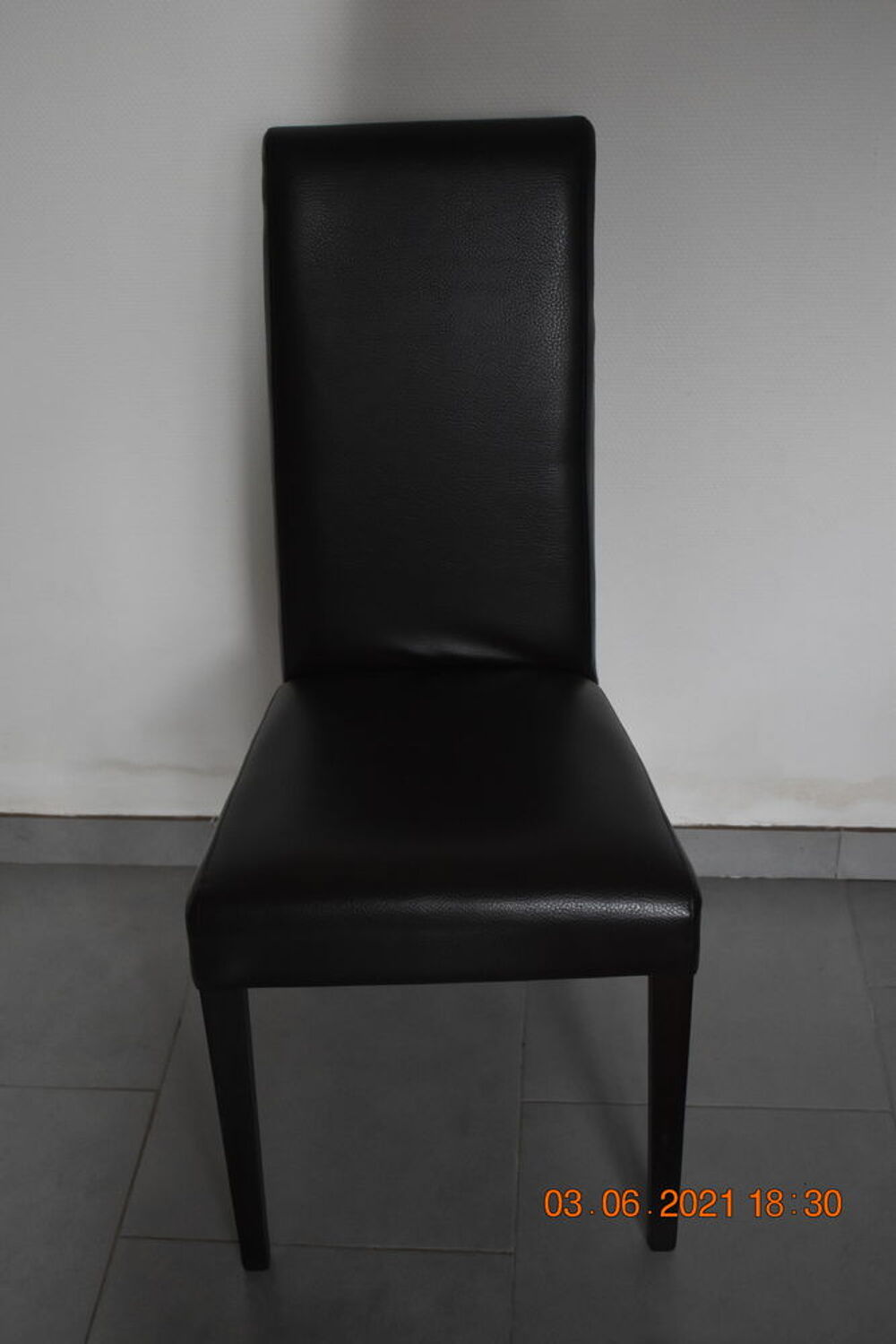 chaises simili cuir Meubles