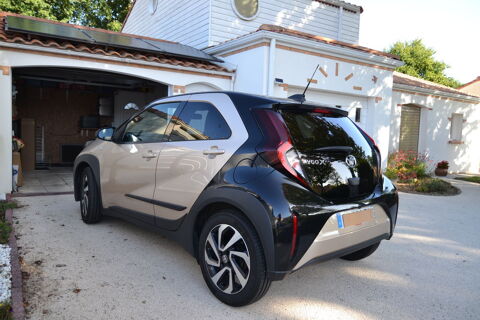 Toyota Aygo X 1.0 VVT-i 72 Design 2024 occasion Clisson 44190