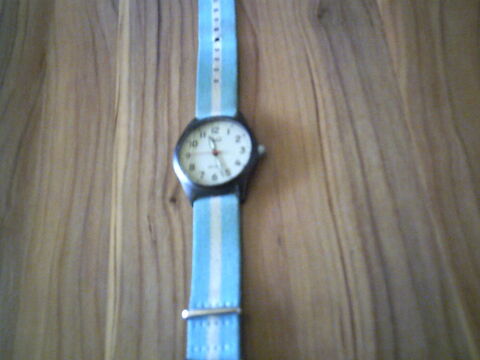 une montre état neuve Tavant (37)