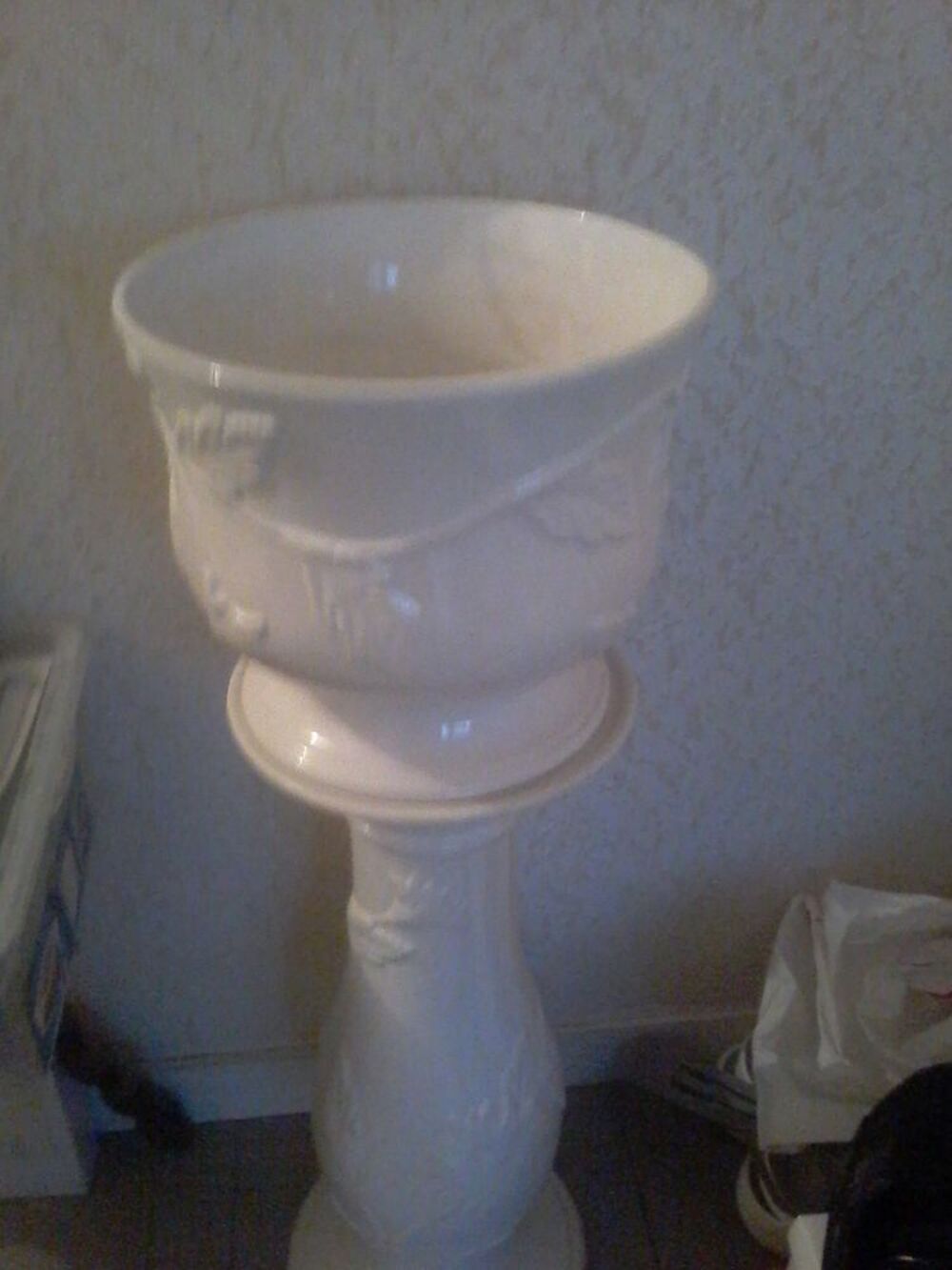 Pied et vase assorti en porcelaine blanche Dcoration