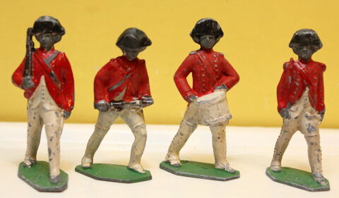 Figurines anciennes en plomb, habits rouges 20 Issy-les-Moulineaux (92)