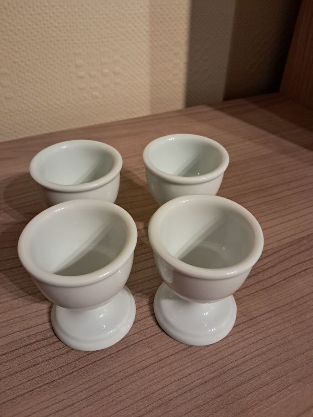4 COQUETIERS EN PORCELAINE BLANCHE Décoration