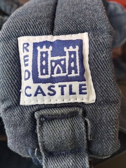 PORTE BEBE DE MARQUE RED CASTLE 
25 Hendaye (64)