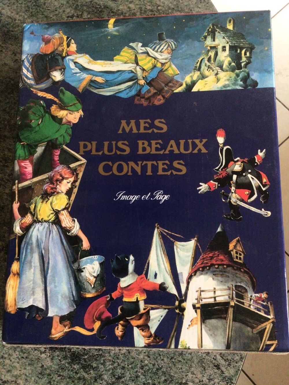  coffret de 4 volumes : "Mes plus beaux contes&nbsp;" i
Jeux / jouets