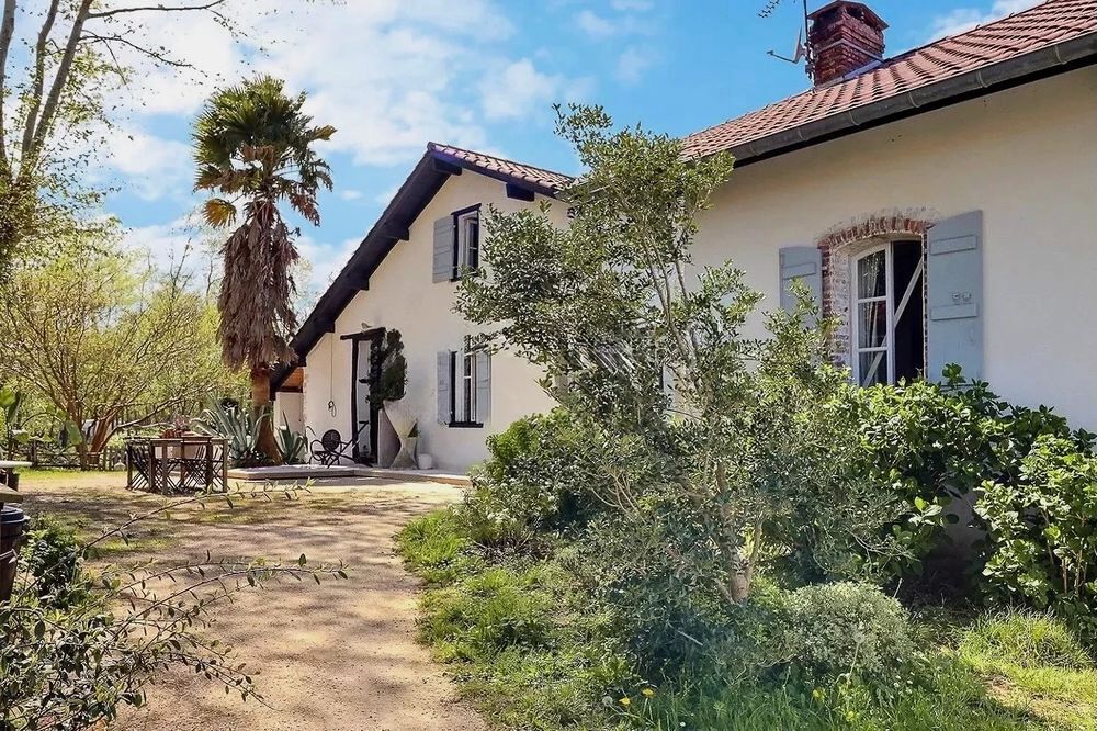 Vente Maison Propriété d'exception T8 de 340 m2 avec piscine. Saint-martin-de-hinx