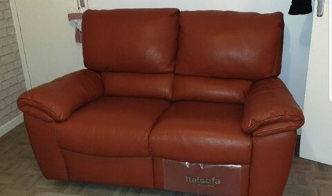 Canap italsofa en cuir avec peid qui s'allonge  350 Marseille 11 (13)