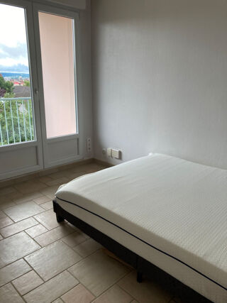  Appartement à louer 2 pièces 45 m² Metz