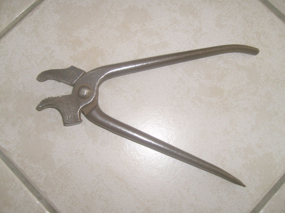 Ancienne pince Bourrelier 