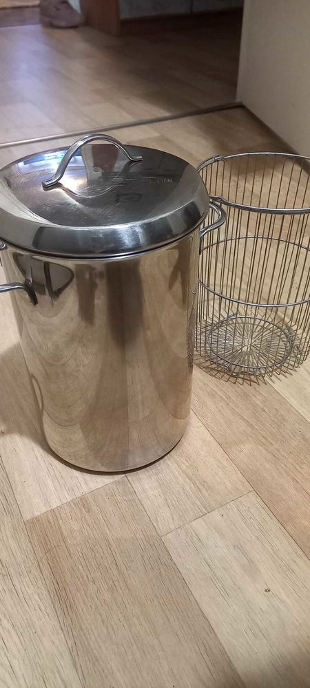 vendre une marmite inox .tr&egrave;s bonne &eacute;tat Electromnager