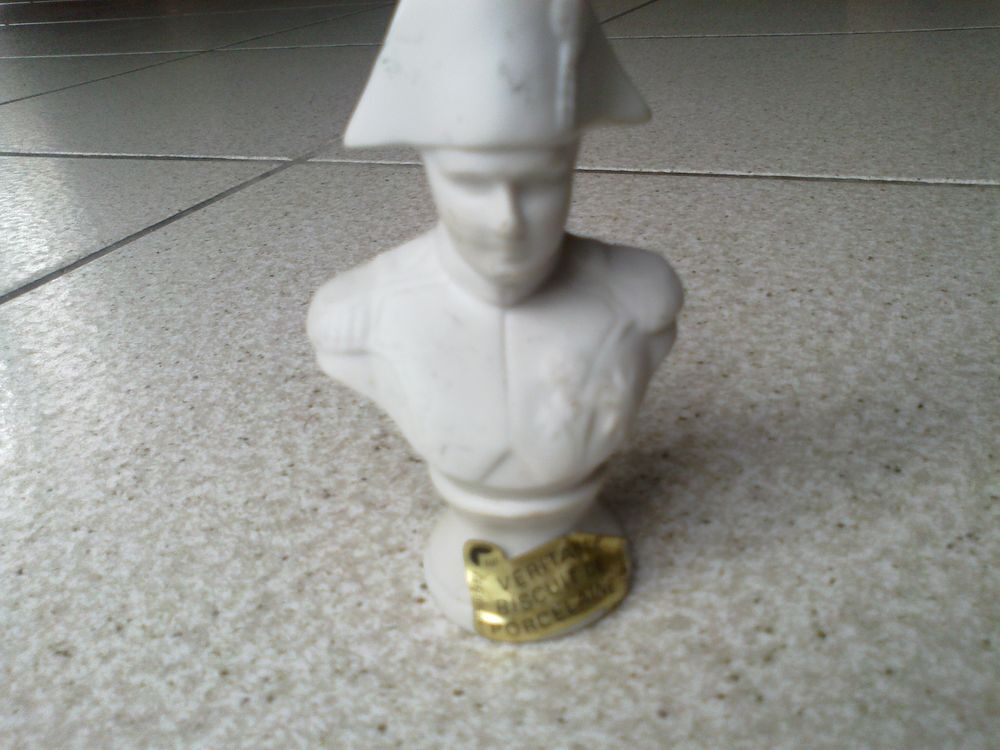 Buste de l'Empereur en biscuit de porcelaine 