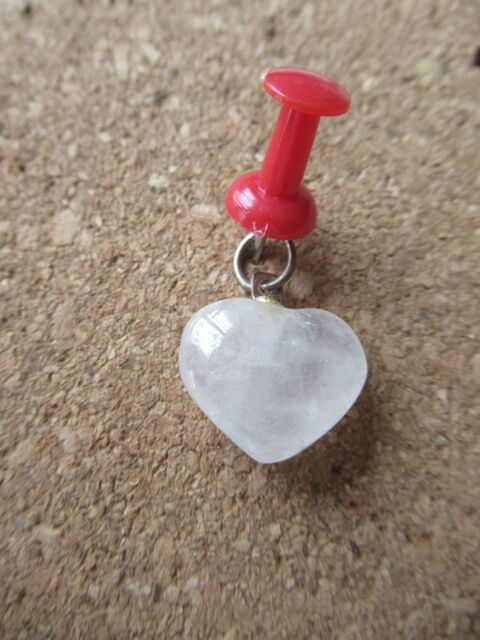 Pendentif pierre rose en forme de coeur 2 Livry-Gargan (93)