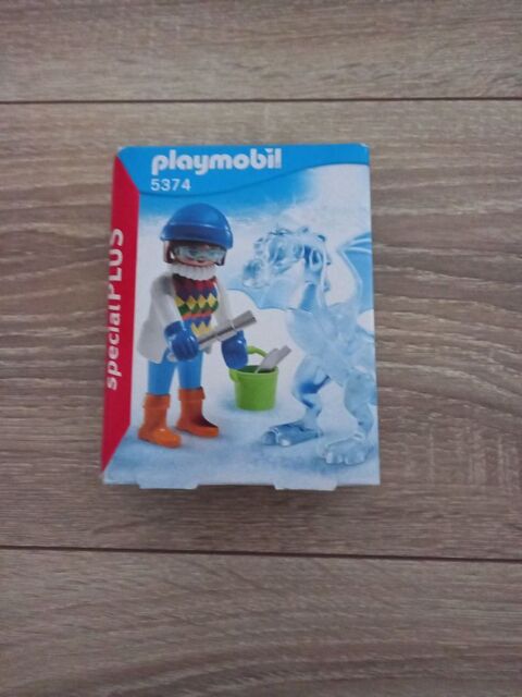 Boite Playmobil numéro 5374 5.5 Villiers (86)