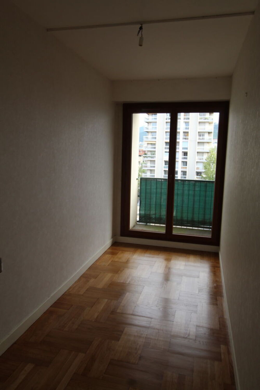 Location Appartement T2/T3 GD BALCON+PARKING + CHAUFFAGE COMPRIS Grenoble