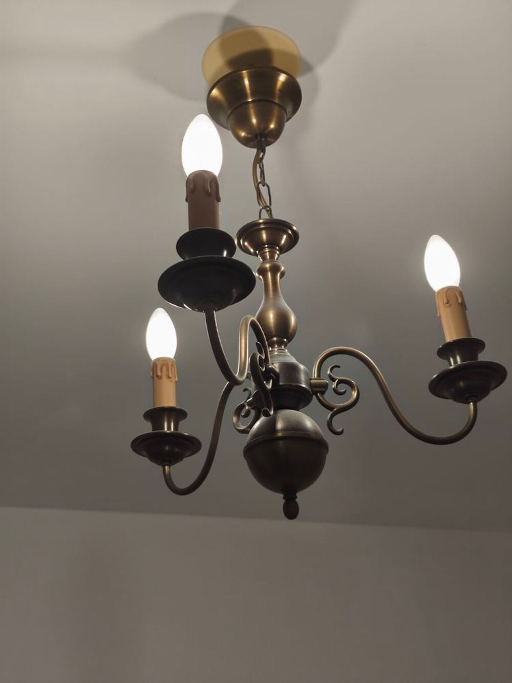 Lustre classique en m&eacute;tal patin&eacute;, 3 lumi&egrave;res Décoration