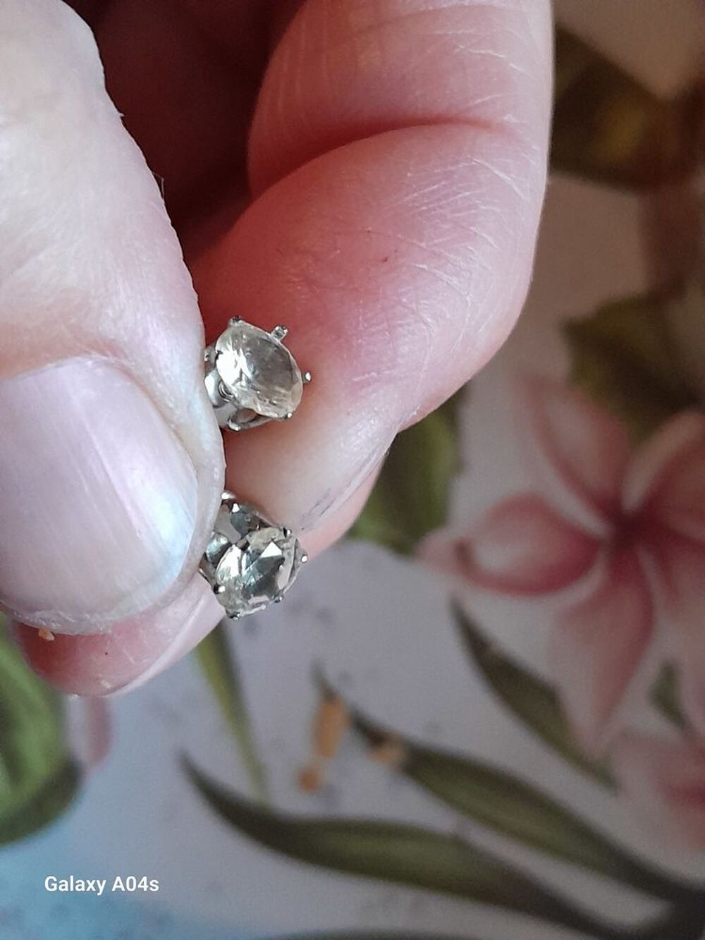 Diverses boucles d'oreilles fantaisie &agrave; 2 euros l.unit&eacute; Bijoux et montres