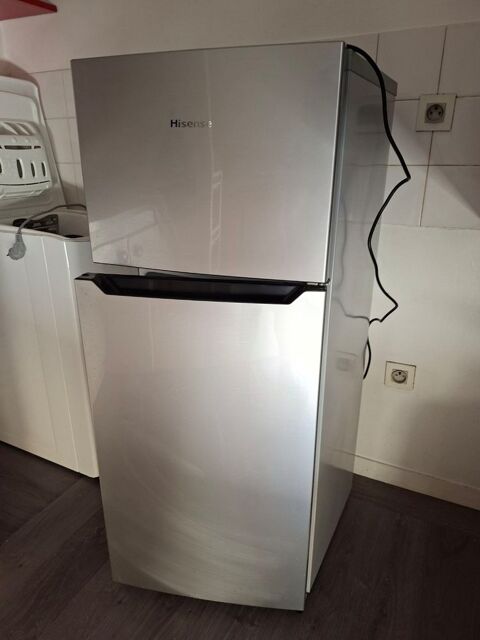 Frigidaire Hisense avec partie congélateur 0 Saint-Jacques-de-la-Lande (35)