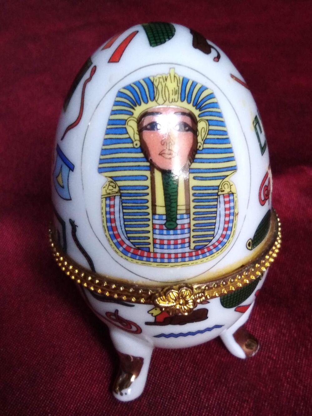 Oeuf en porcelaine pharaon hauteur 8 cm Décoration