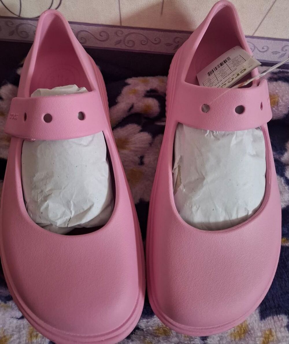 Sandales Crocs roses Stomp Mary Janes neuves Chaussures