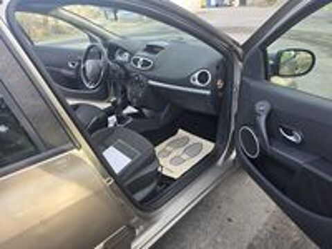 Clio III 1.5 dCi 105 eco2 Dynamique (6 CV) 2009 occasion 31140 Aucamville