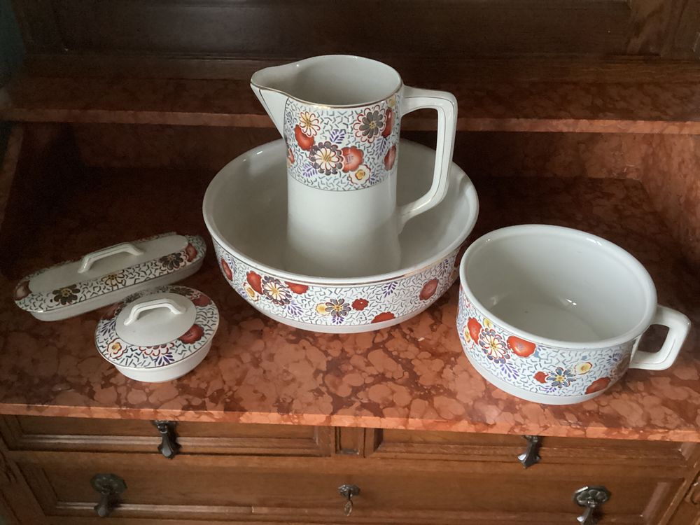Ensemble complet de toilette NIMY ancien. 