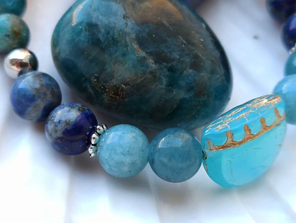 Bracelet pierres naturelles Aigue marine lapis lazuli apatit Bijoux et montres