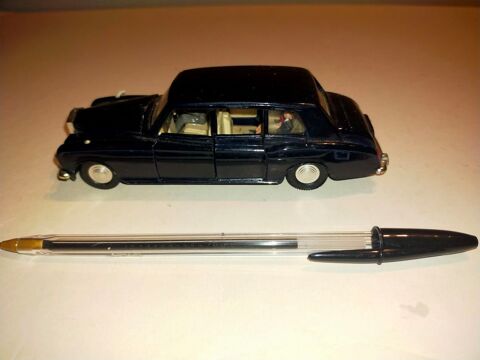 DINKY TOYS (meccano) Rolls Royce Phantom V
29 Mirecourt (88)