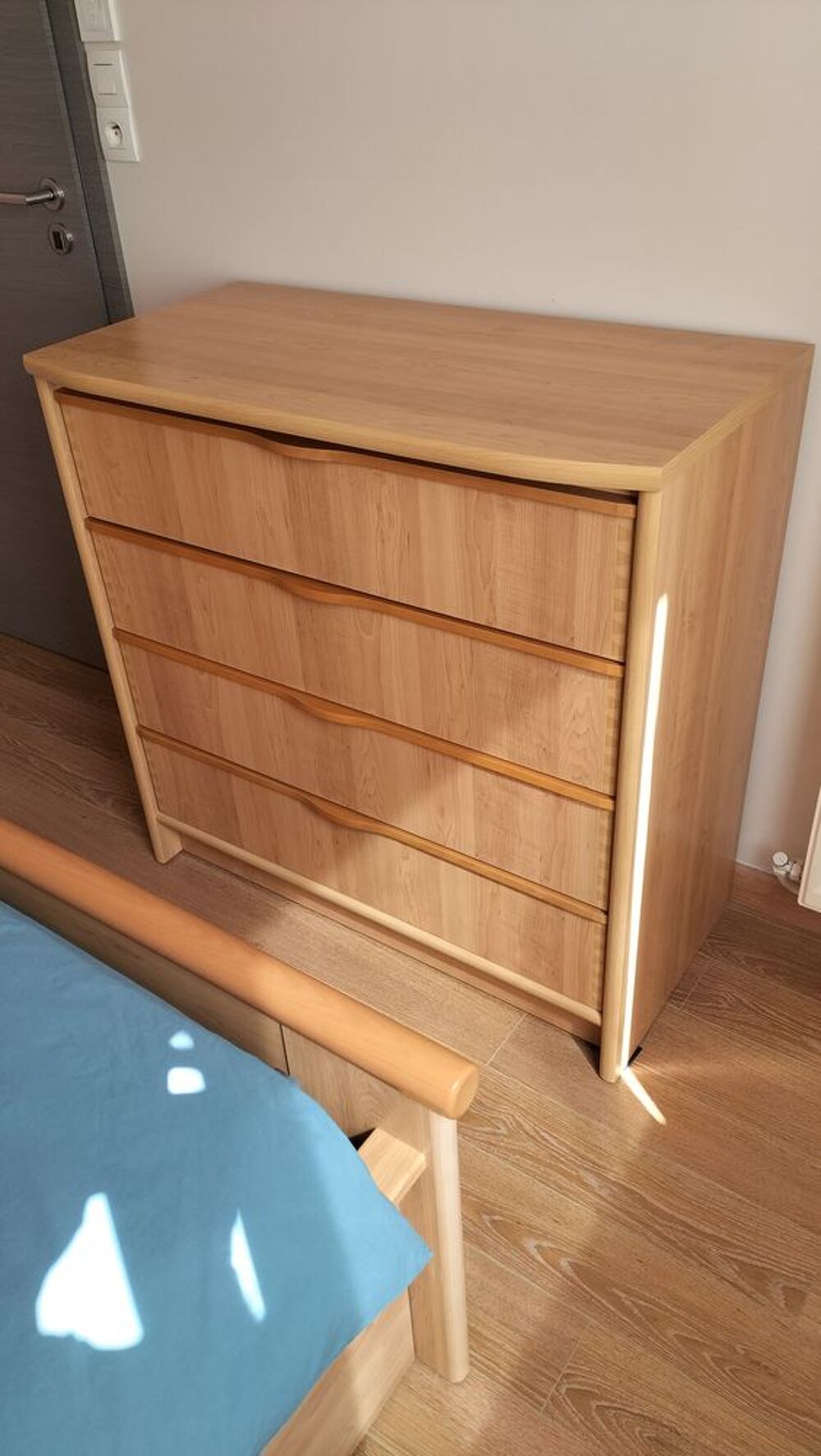 Chambre &agrave; coucher compl&egrave;te de la marque GAUTIER
Meubles