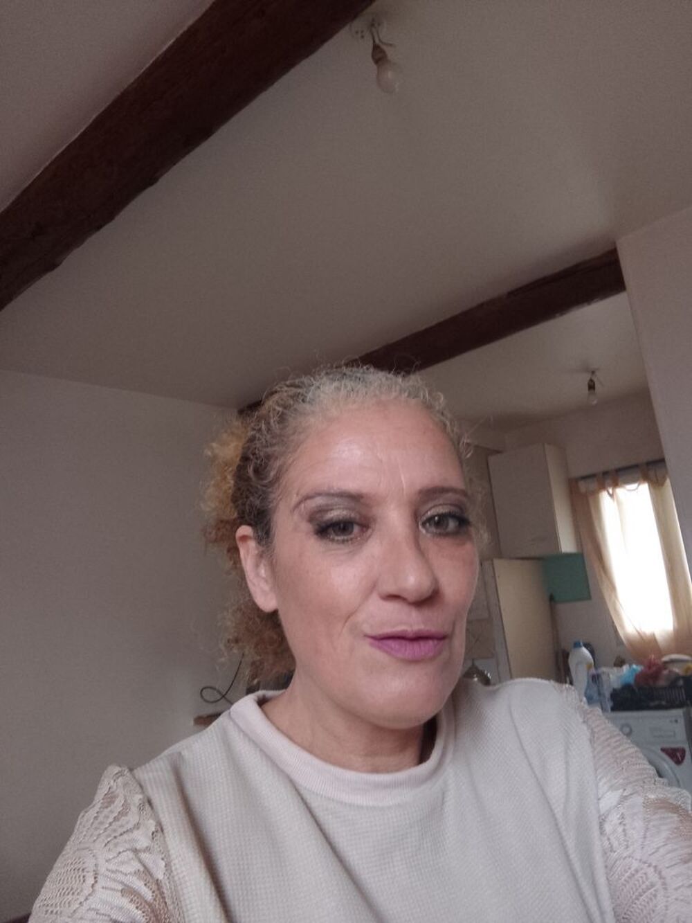   Femme de ménage  