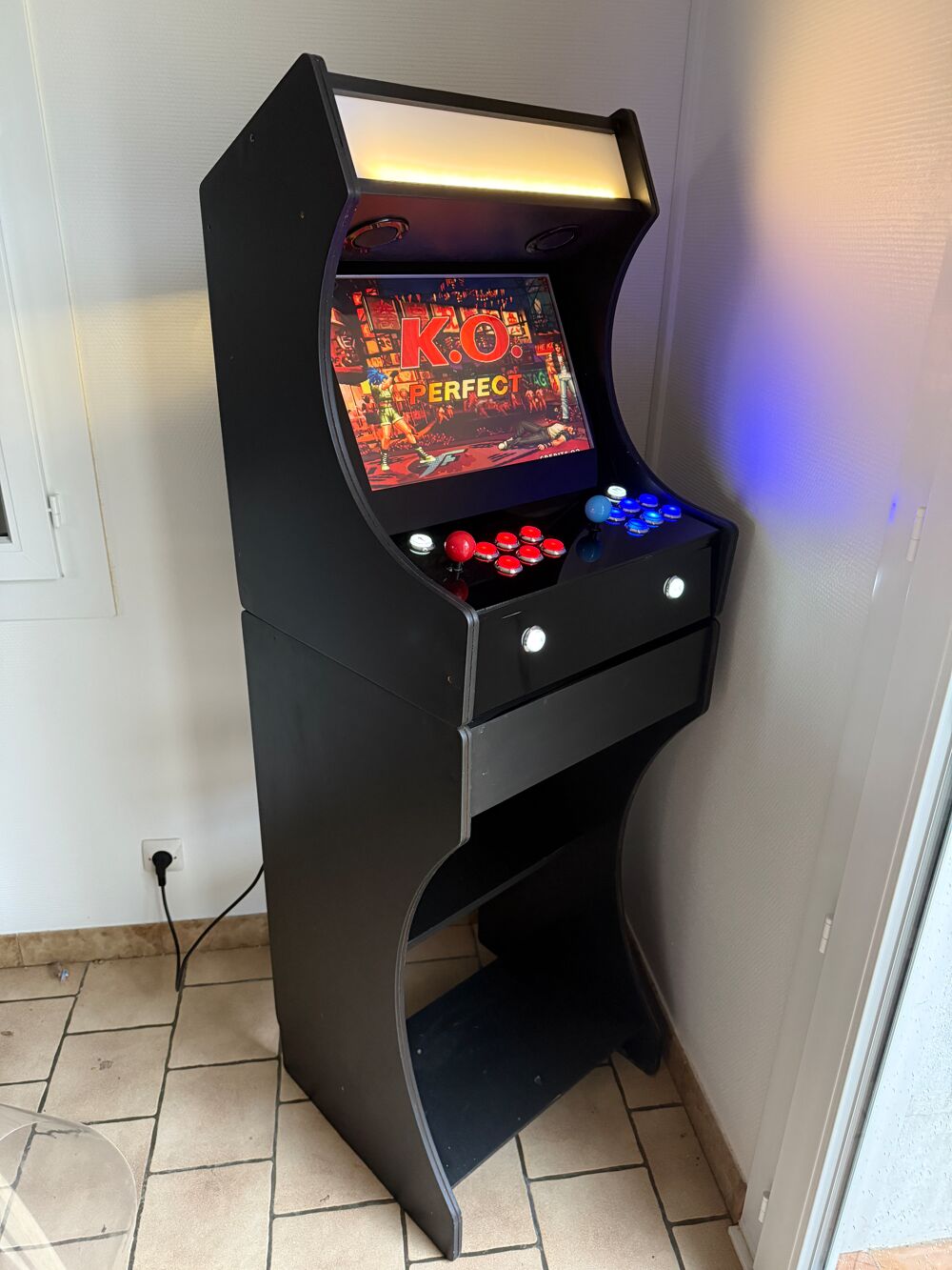 Borne arcade 
Consoles et jeux vidéos