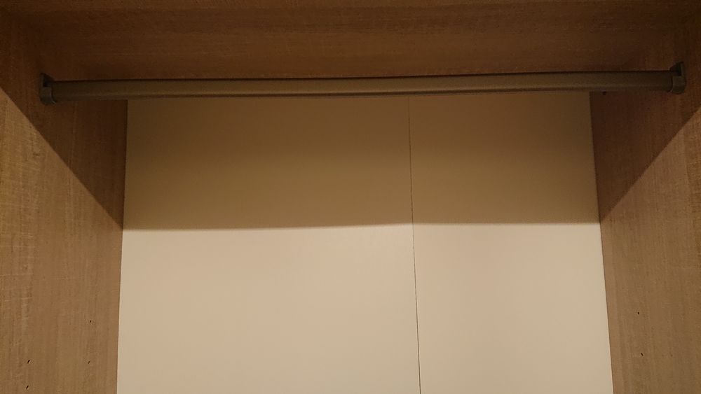 Armoire 3 portes 2 tiroirs 189euro au lieu de 290euro (But) Meubles