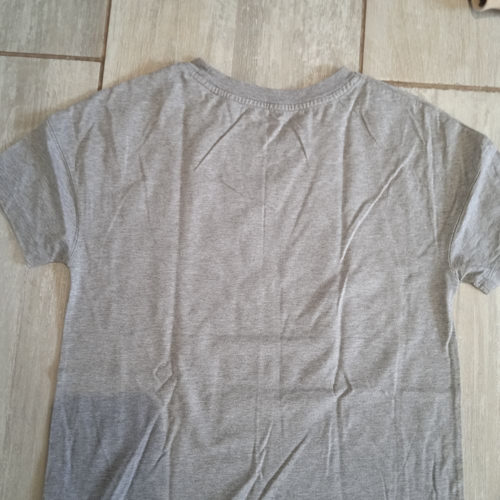 T Shirt gris manches courtes T XS marque Nike coton Vêtements