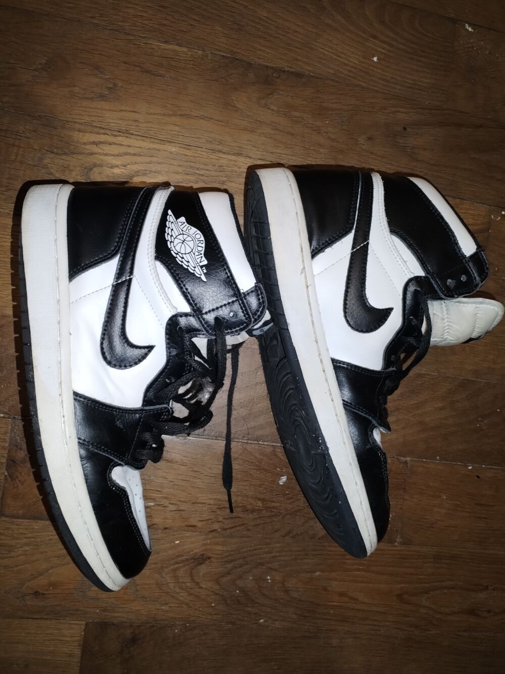 Basket NIKE AIR JORDAN 1 MID (taille 40) Chaussures