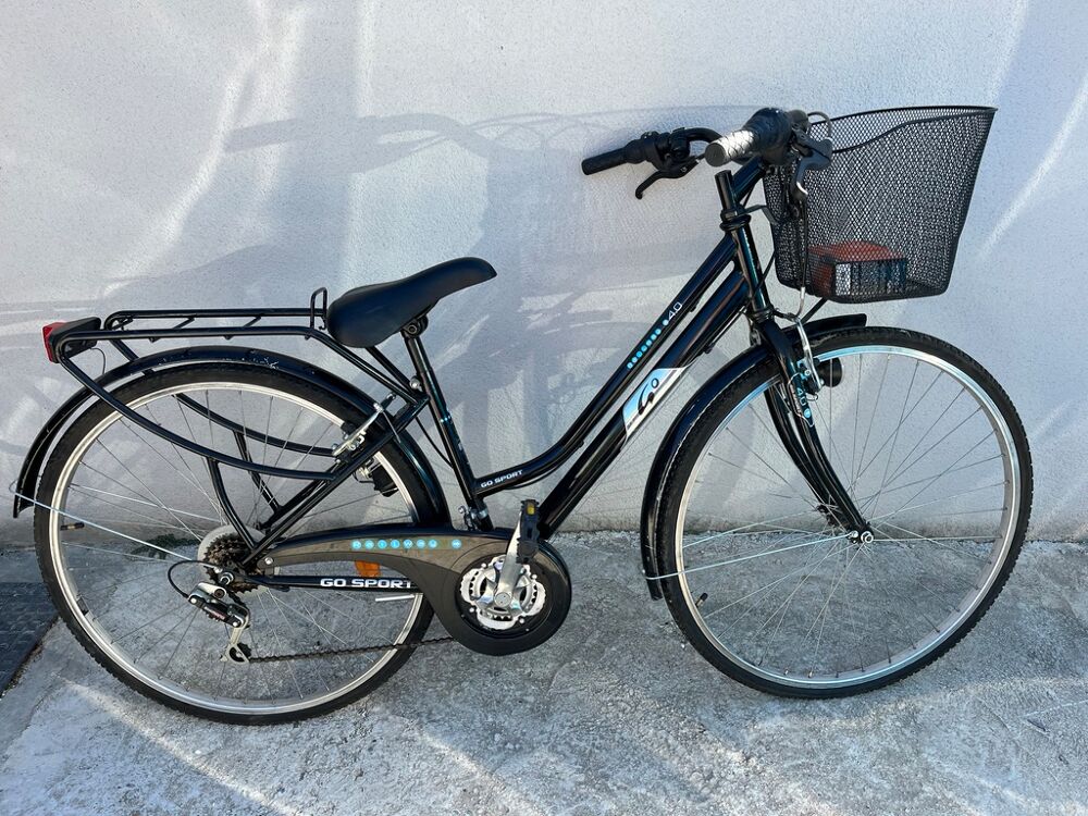 V&eacute;lo de ville Go Sport noir avec panier Vélos