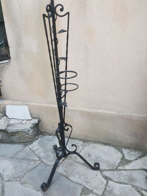 pied de lampadaire en fer forg1M32 35 Aix-en-Provence (13)